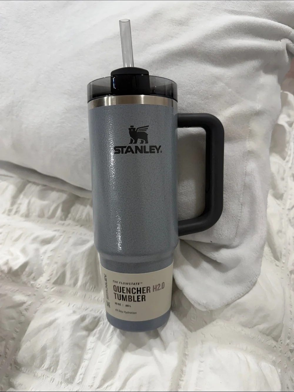 Hammertone silver color 30oz Stanley…flowstate..quencher tumbler..with straw lid - Picture 1 of 3